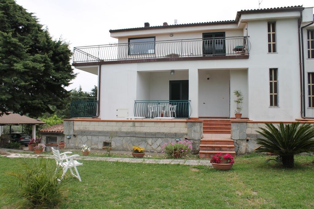 Bed & Breakfast Villa Flora Eredita Exterior foto
